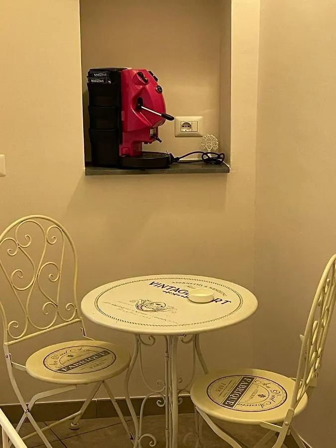Bed and Breakfast Beb La Gemma Napoli 0*,  Italia