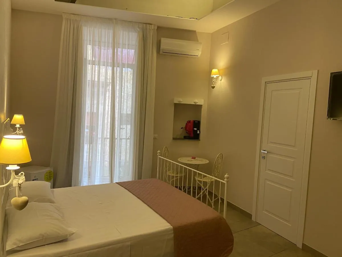 Bed & Breakfast Bed and Breakfast Beb La Gemma Napoli