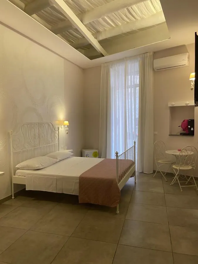 Bed & Breakfast Bed and Breakfast Beb La Gemma Napoli
