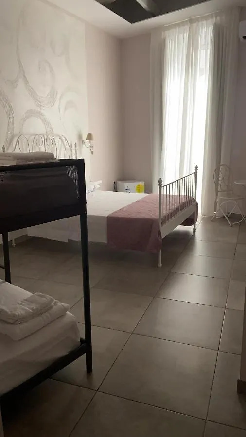 Bed & Breakfast Bed and Breakfast Beb La Gemma Napoli