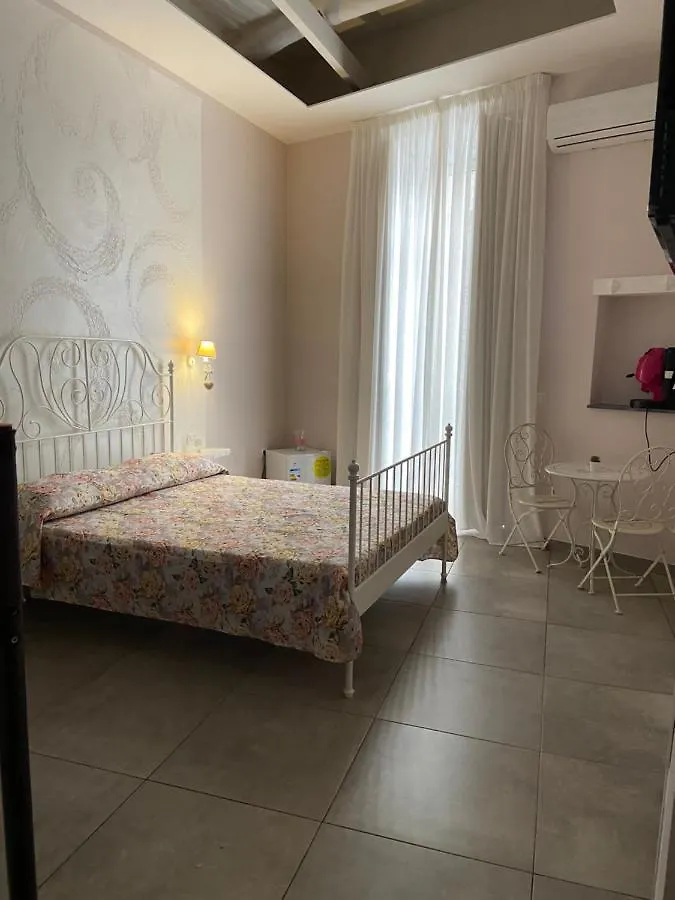 Bed & Breakfast Bed and Breakfast Beb La Gemma Napoli