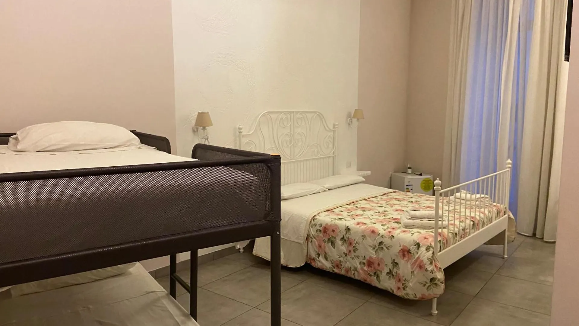 Bed and Breakfast Beb La Gemma Napoli Italia